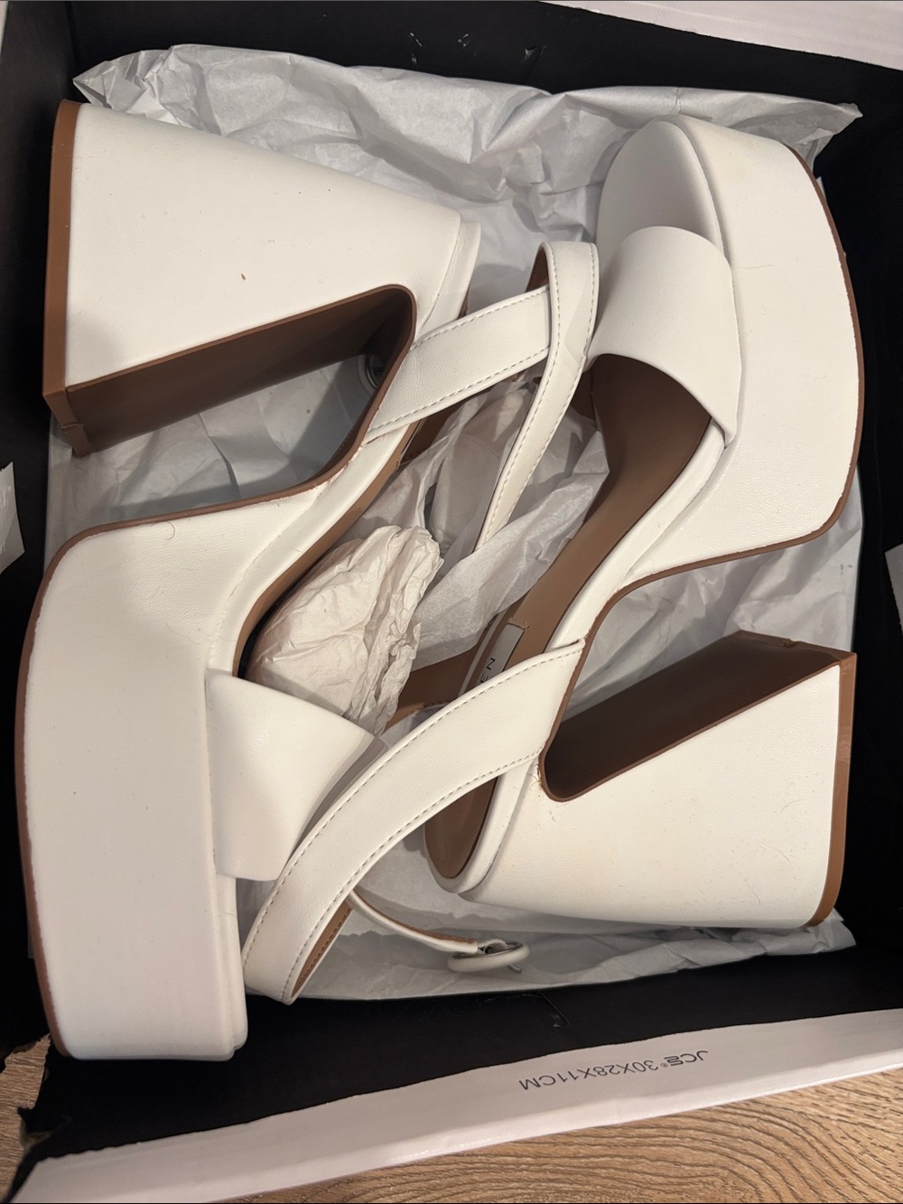 Steven New York Platform Block Heel Sandals Women’s size 8 paysin white